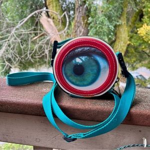 Hi-Di-Hi Winky Lenticular Eyeball Crossbody Bag 👁️💫 Holographic Eye Mini Purse